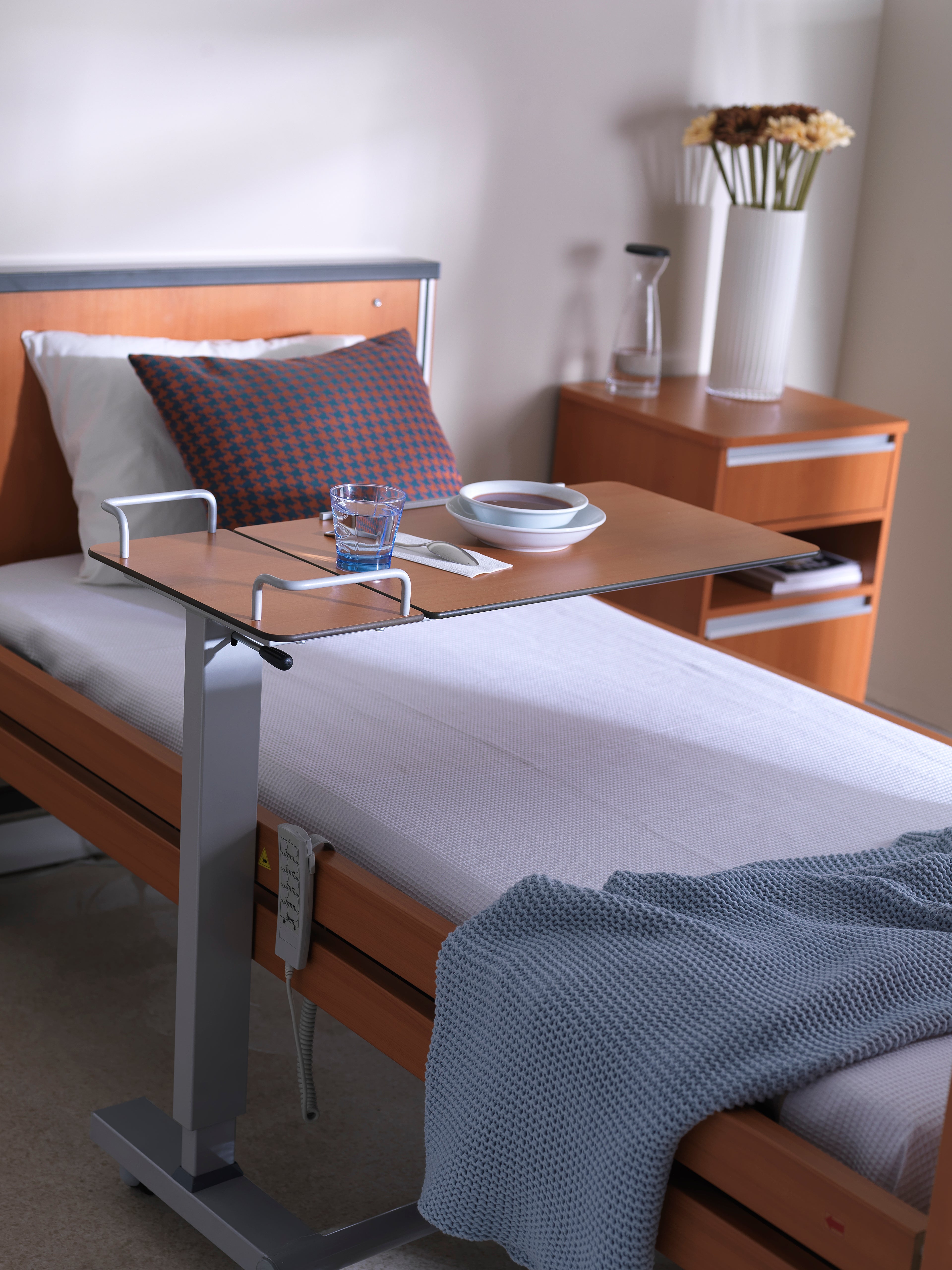 BST 03 Lateral System Over Bed Table (Compact Top Table - Metal Leg)